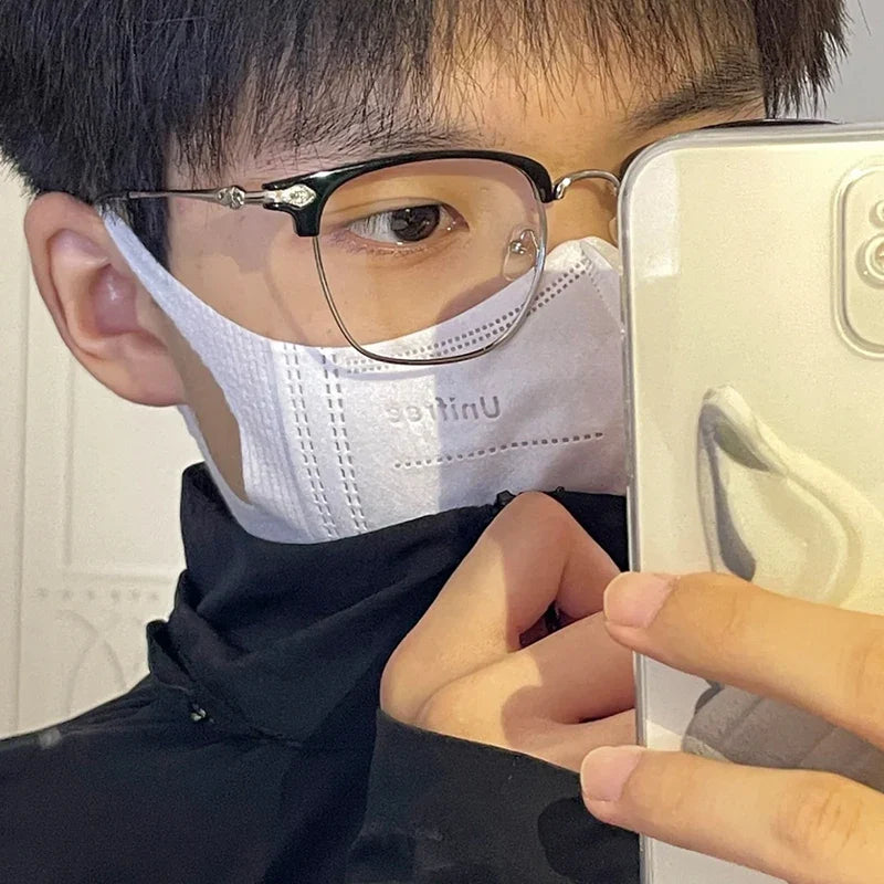 Okulary w stylu vintage z kwadratowymi oprawkami z półramką